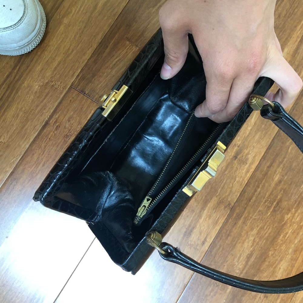 🐊 Saks vintage (genuine) alligator skin bag 🐊 - Picture 14 of 16